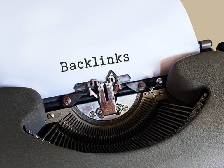 The word backlinks typed on a typewriter
